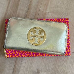 Tory Burch Continental Wallet Gold
